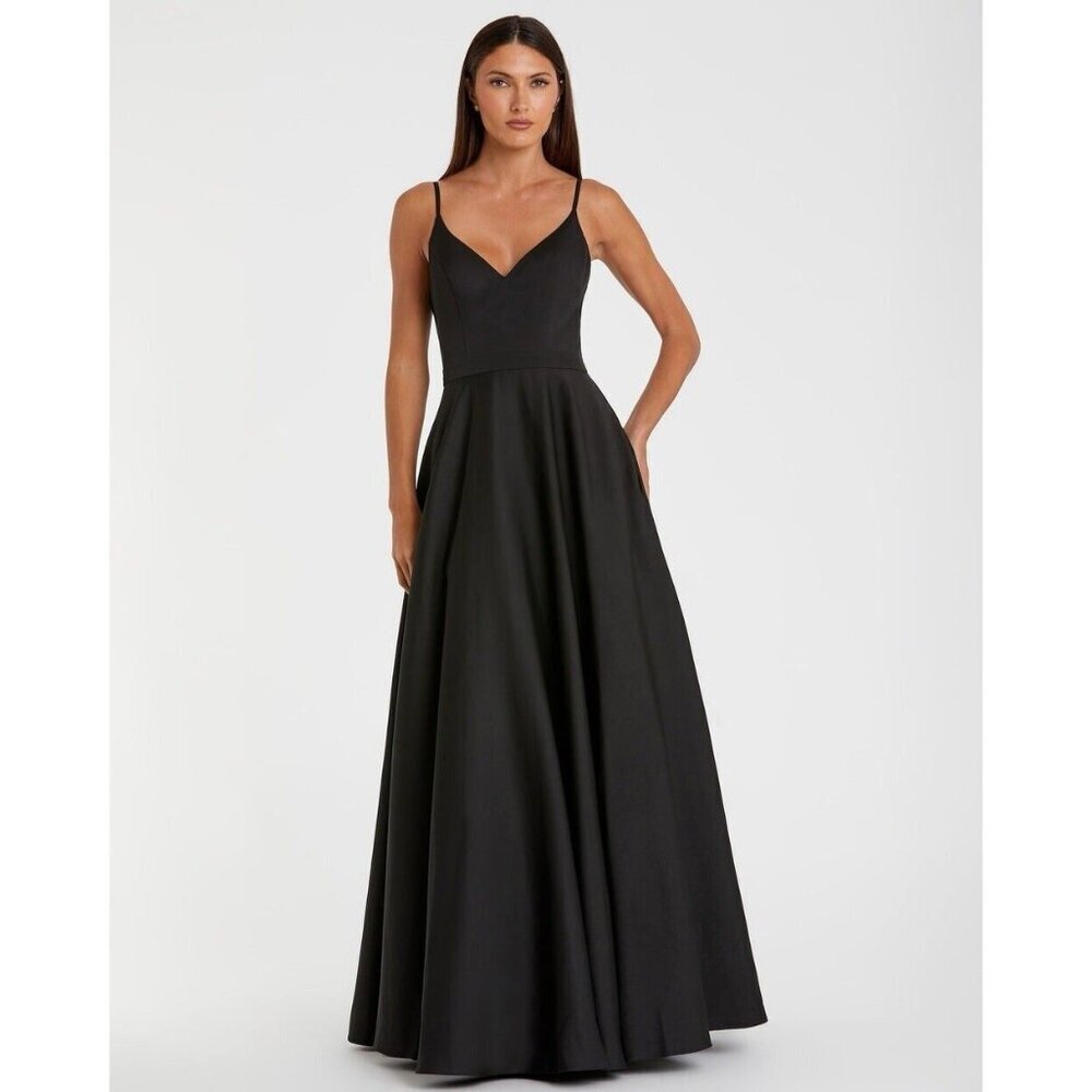 Mac Duggal Size 8 Black V-Neck Formal Evening Dress Ball Gown A-Line $398 New